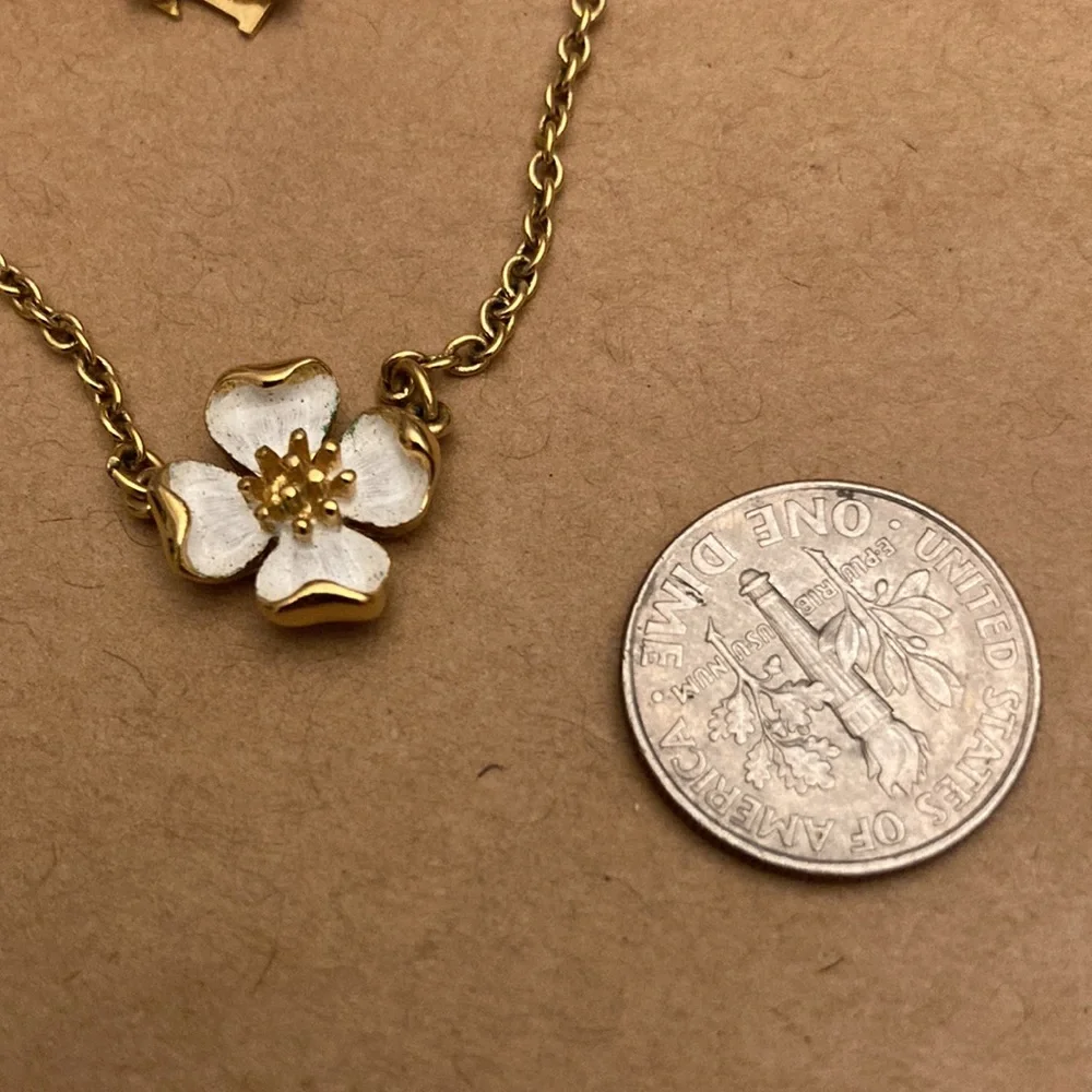 Dainty 15” White Dogwood BLOSSOM Goldtone Signed TRIFARI NECKLACE; Perfect4Teen